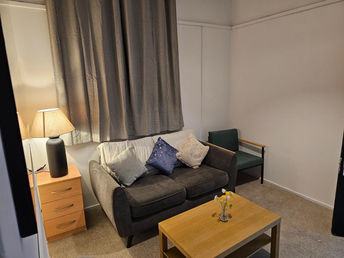 Skyline Queen'S Suites 203 Суонзи Екстериор снимка
