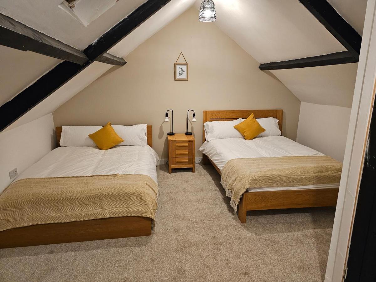 Skyline Queen'S Suites 203 Суонзи Екстериор снимка