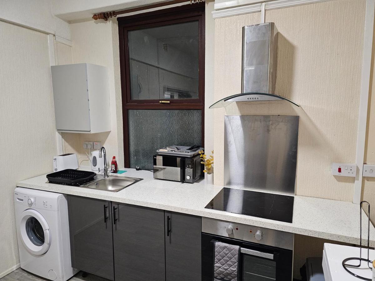 Skyline Queen'S Suites 203 Суонзи Екстериор снимка