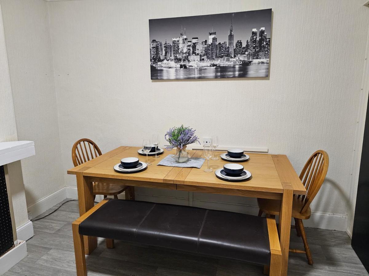 Skyline Queen'S Suites 203 Суонзи Екстериор снимка