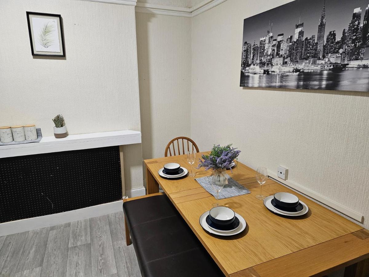 Skyline Queen'S Suites 203 Суонзи Екстериор снимка